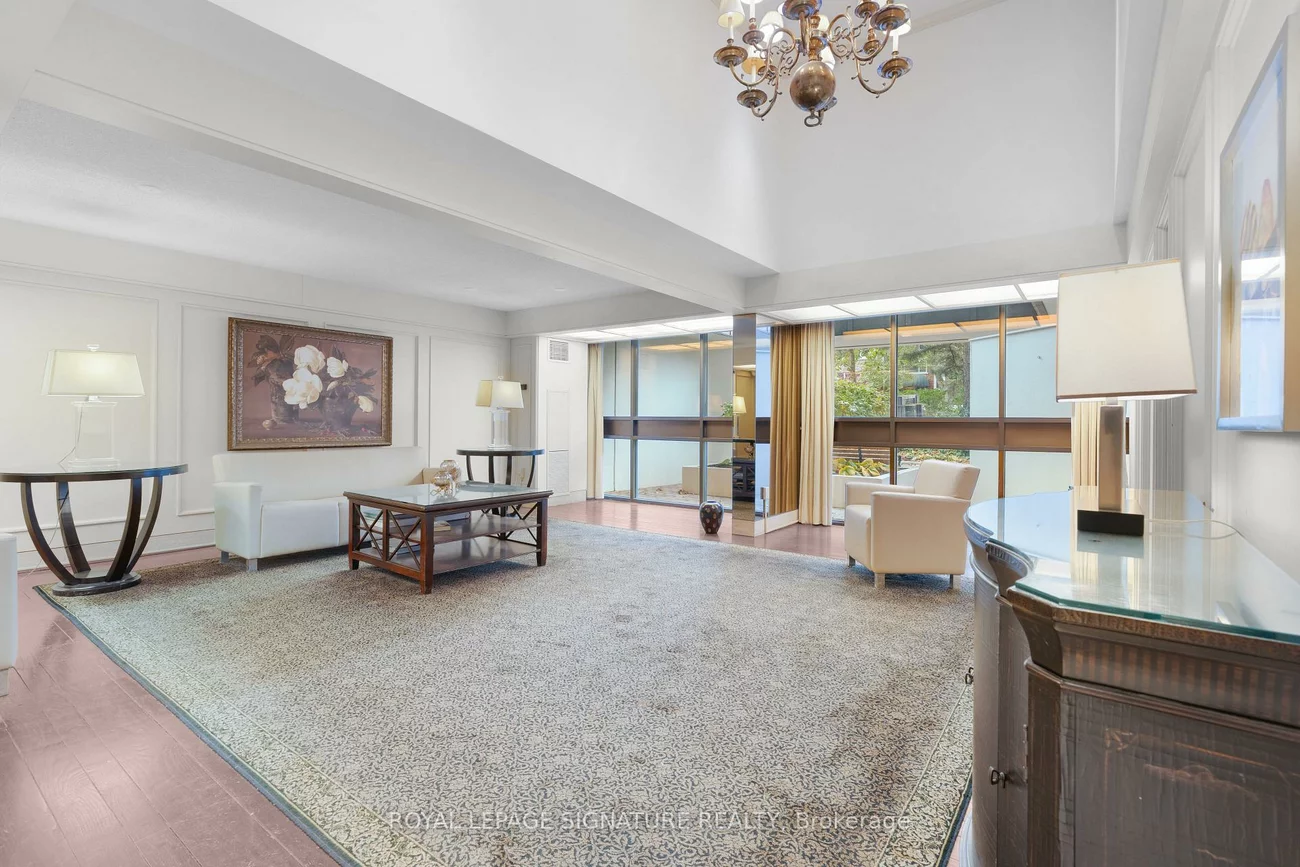 100, Quebec, High Park North, Toronto