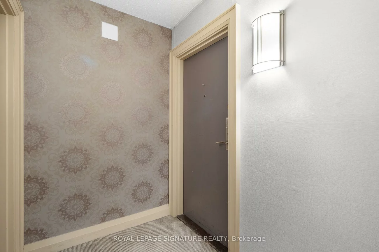 100, Quebec, High Park North, Toronto