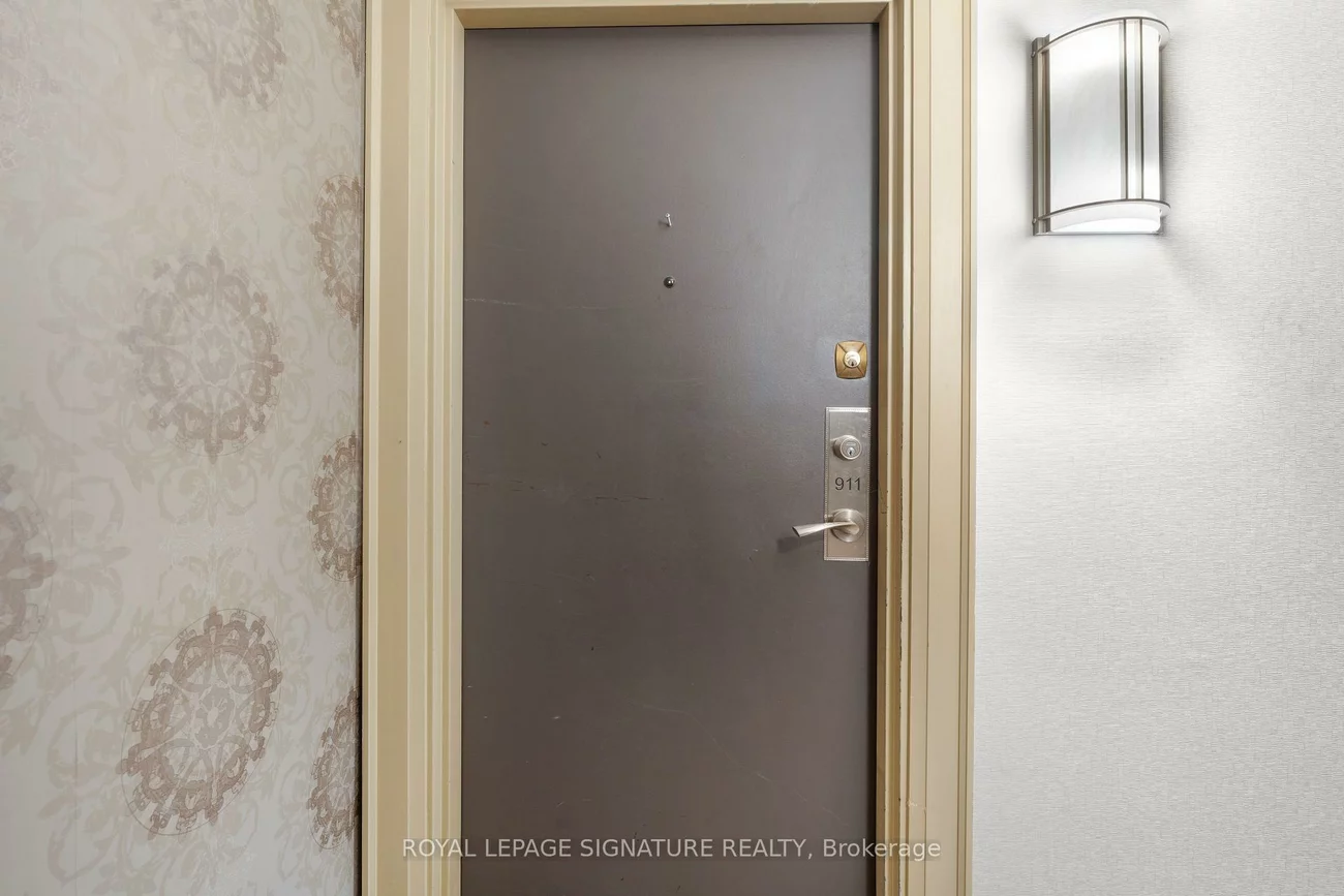 100, Quebec, High Park North, Toronto