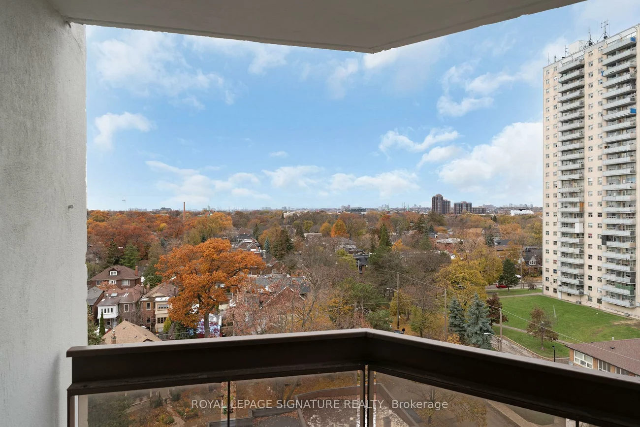 100, Quebec, High Park North, Toronto