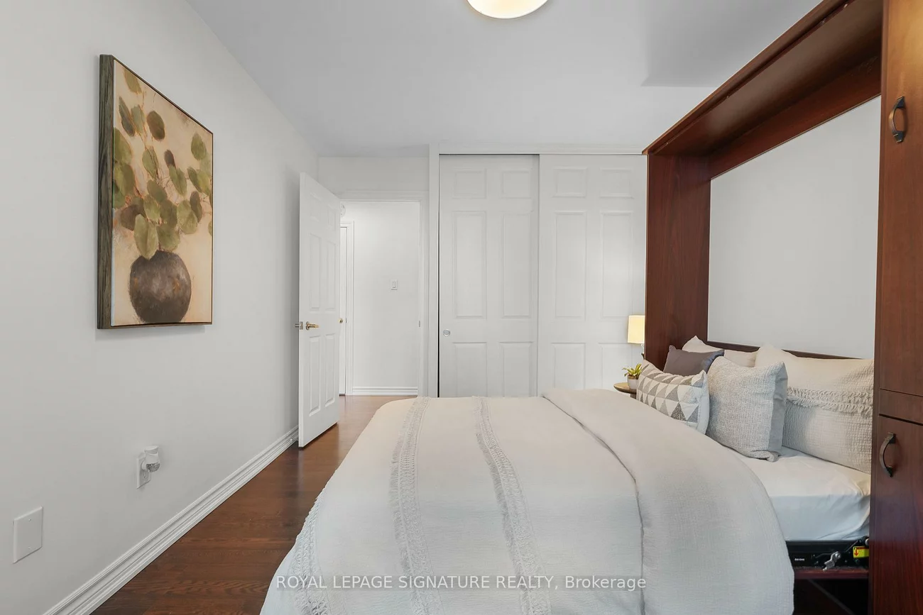 100, Quebec, High Park North, Toronto