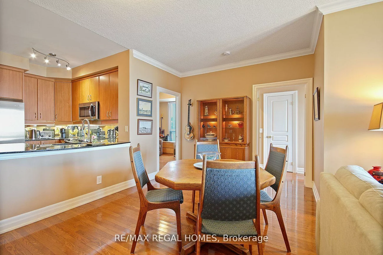 2083, Lake Shore, Mimico, Toronto