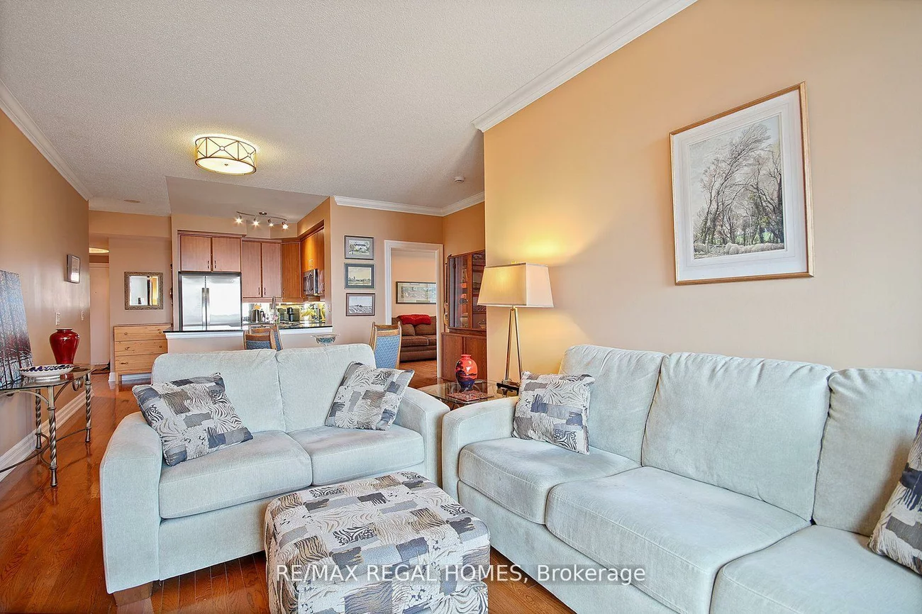2083, Lake Shore, Mimico, Toronto