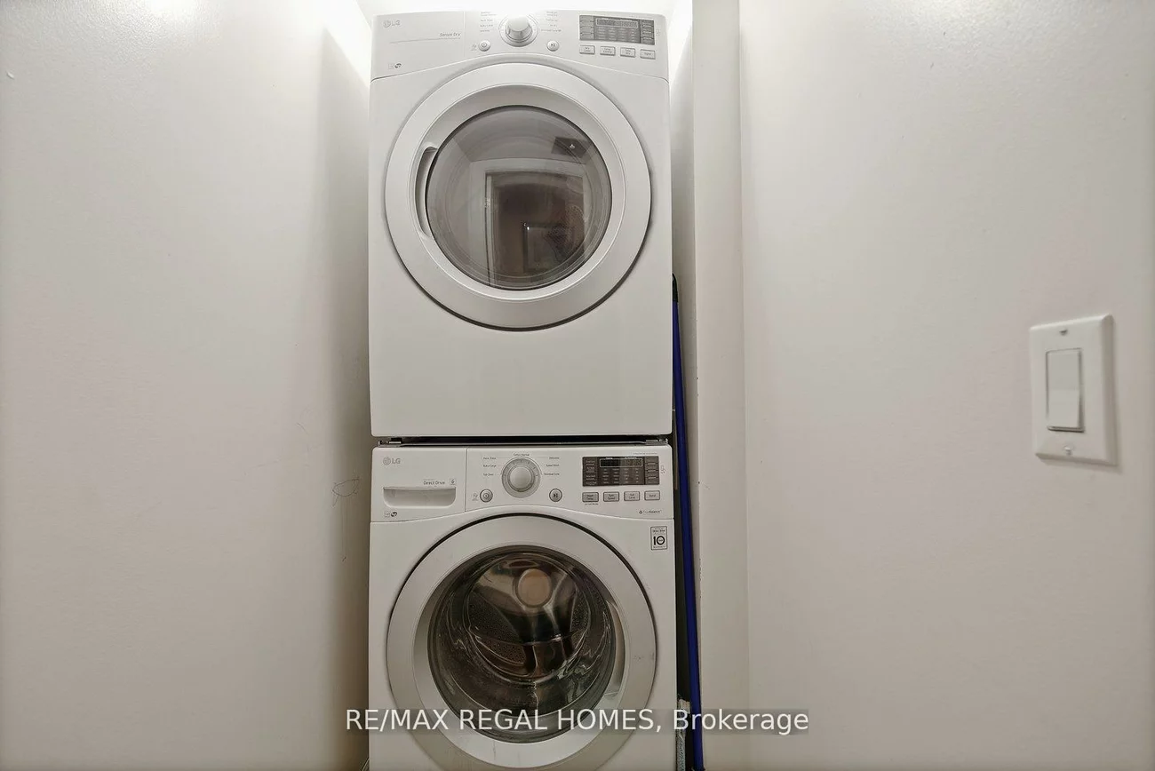 2083, Lake Shore, Mimico, Toronto