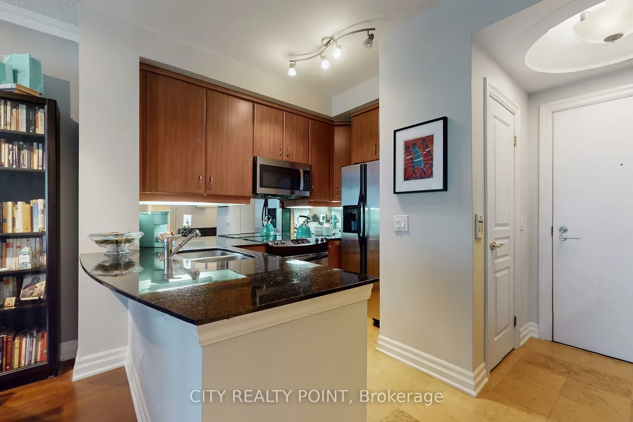 2087, Lake Shore, Mimico, Toronto