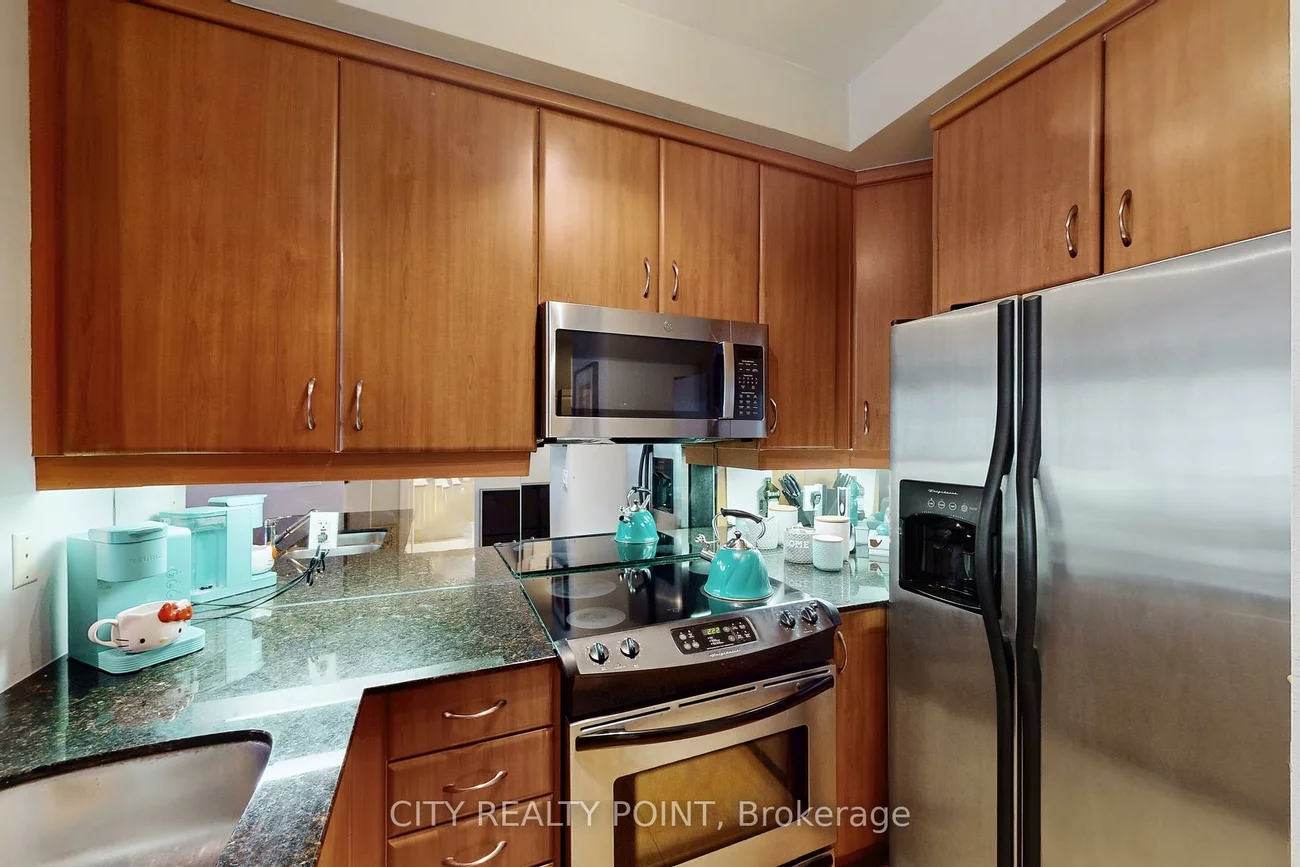 2087, Lake Shore, Mimico, Toronto