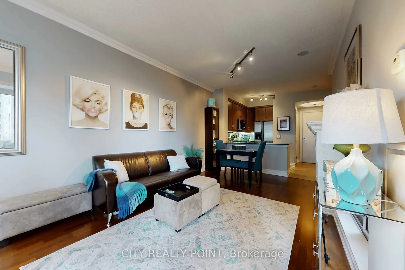 2087, Lake Shore, Mimico, Toronto