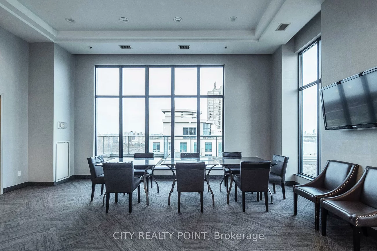 2087, Lake Shore, Mimico, Toronto