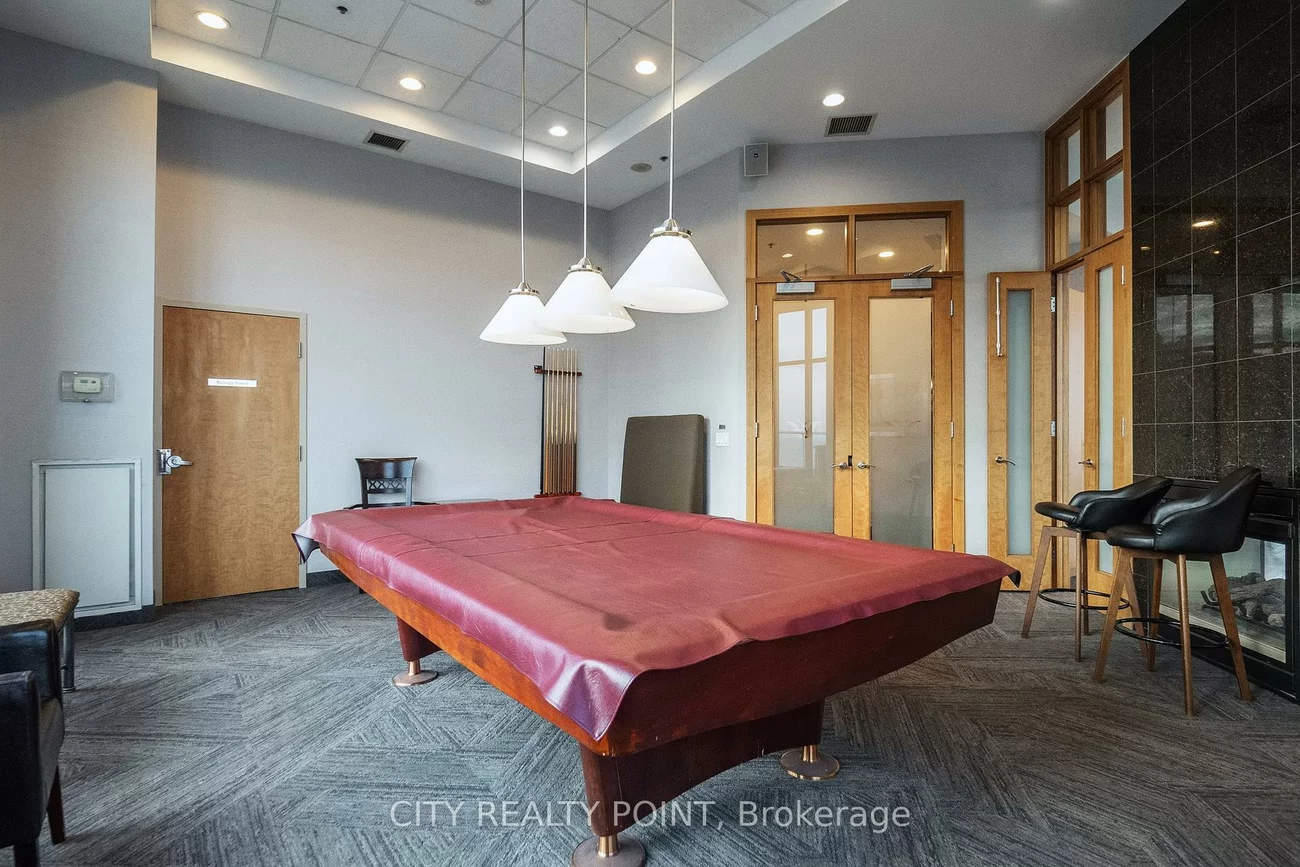 2087, Lake Shore, Mimico, Toronto