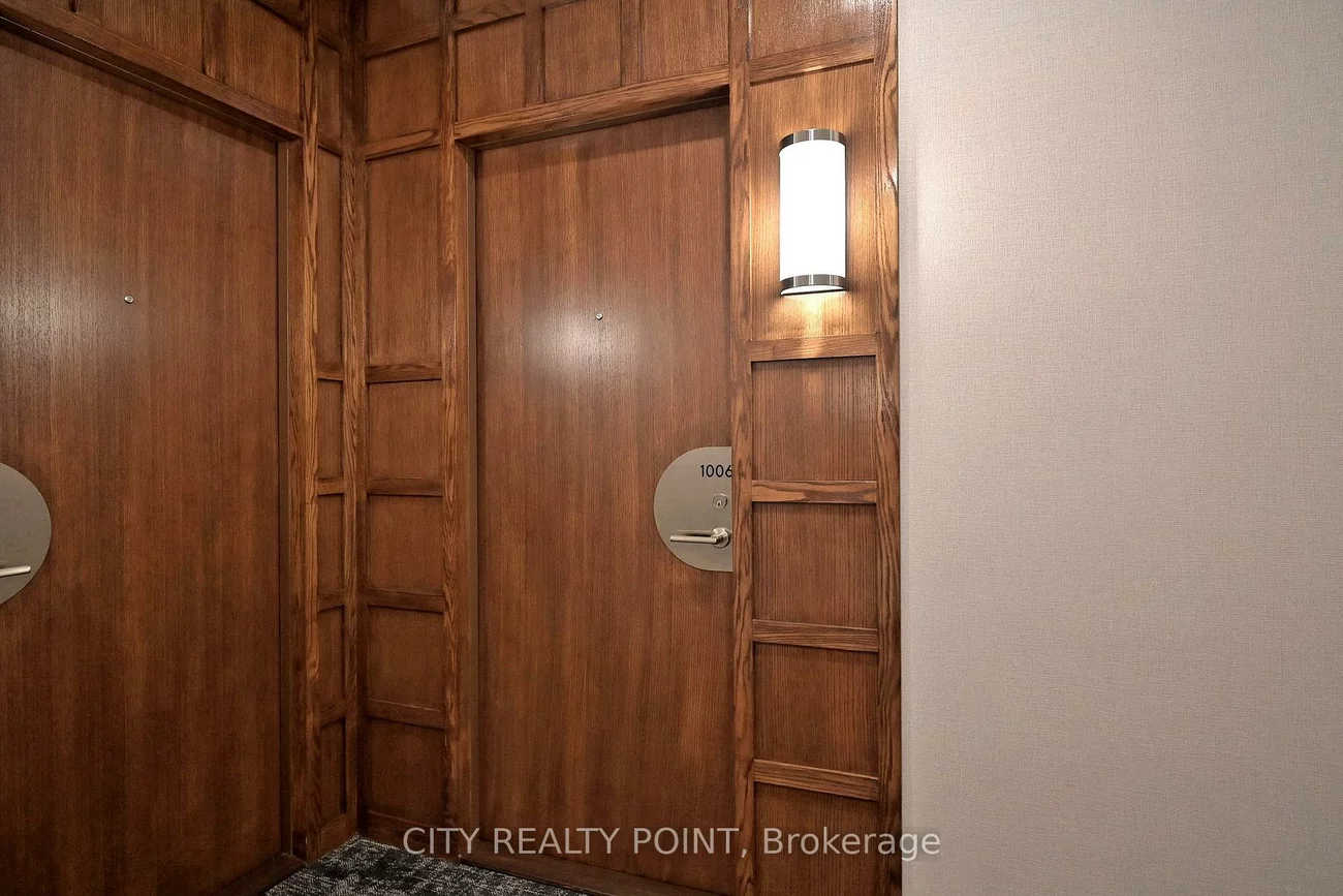 2087, Lake Shore, Mimico, Toronto