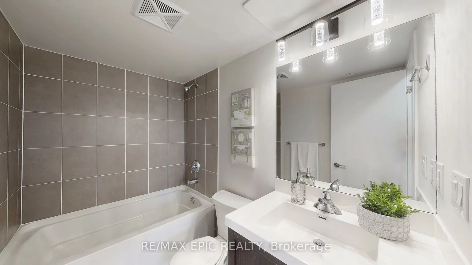 830, Lawrence, Yorkdale-Glen Park, Toronto