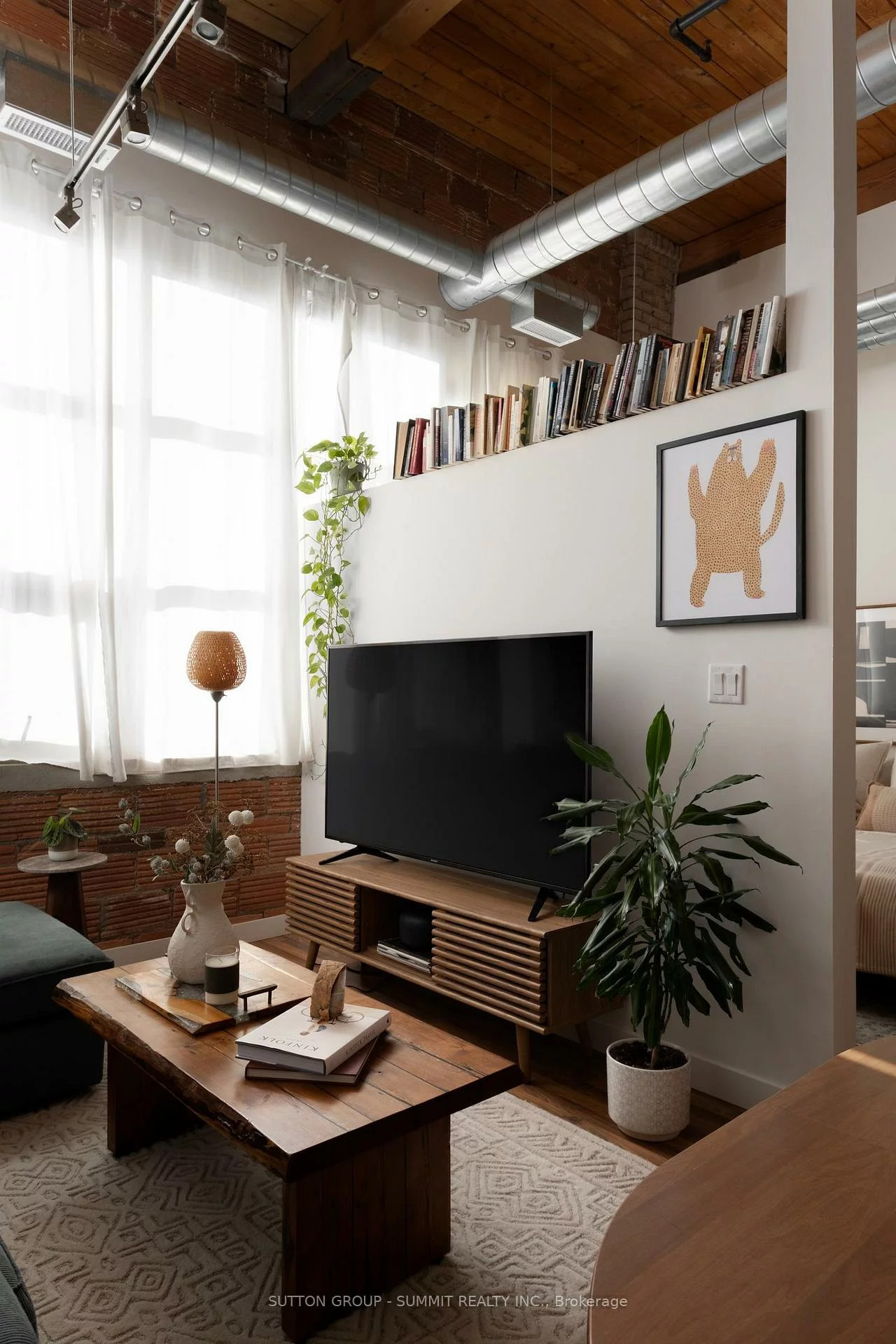 2154, Dundas, Roncesvalles, Toronto