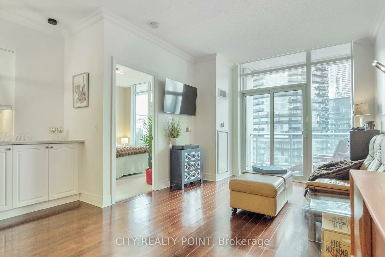 58, Marine Parade, Mimico, Toronto