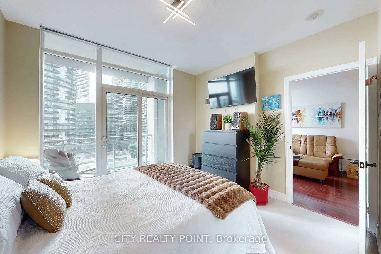 58, Marine Parade, Mimico, Toronto