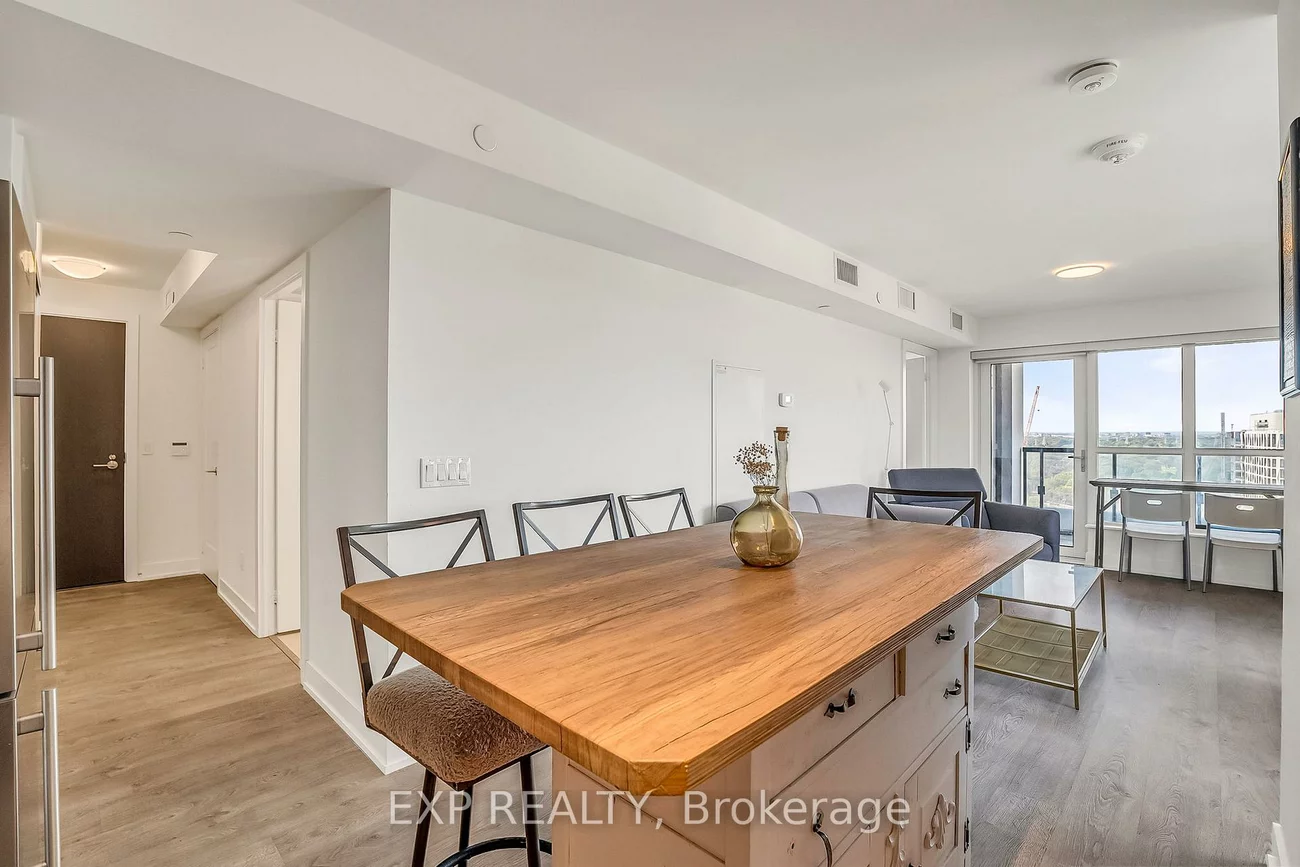 5, Mabelle, Islington-City Centre West, Toronto