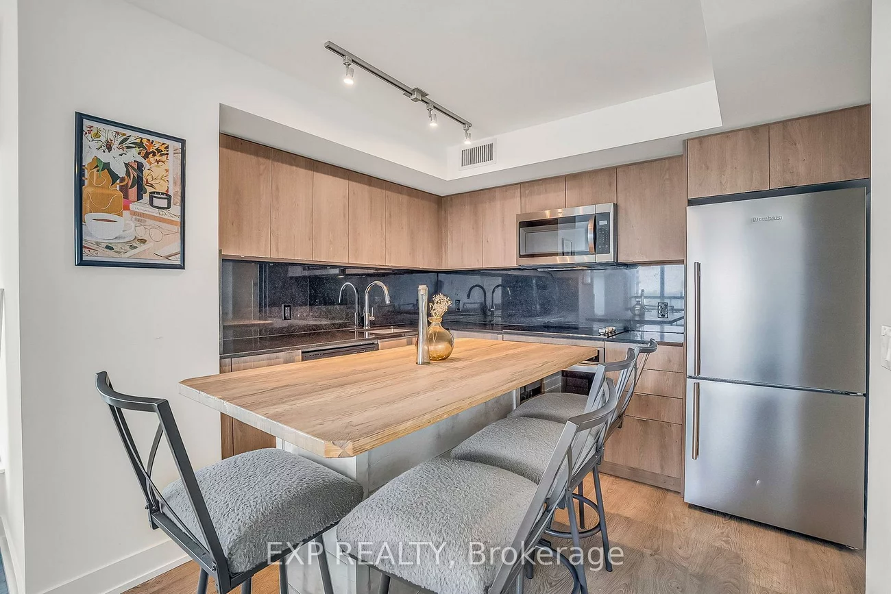 5, Mabelle, Islington-City Centre West, Toronto