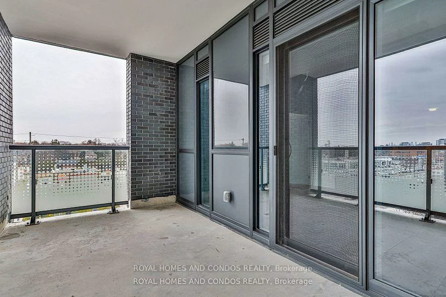 30, Samuel Wood, Islington-City Centre West, Toronto