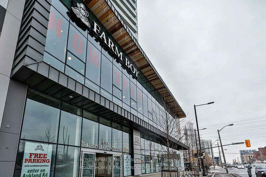 30, Samuel Wood, Islington-City Centre West, Toronto