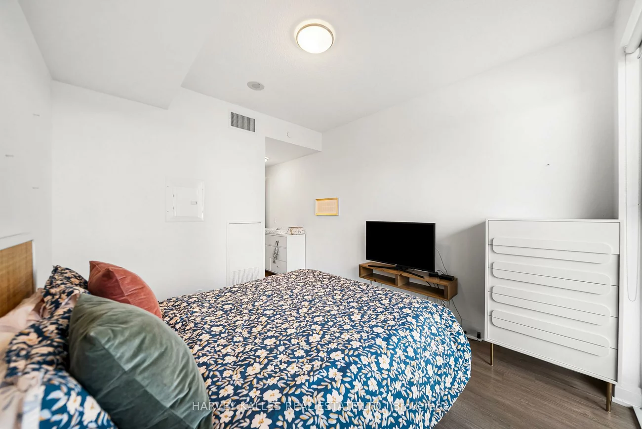 56, Annie Craig, Mimico, Toronto