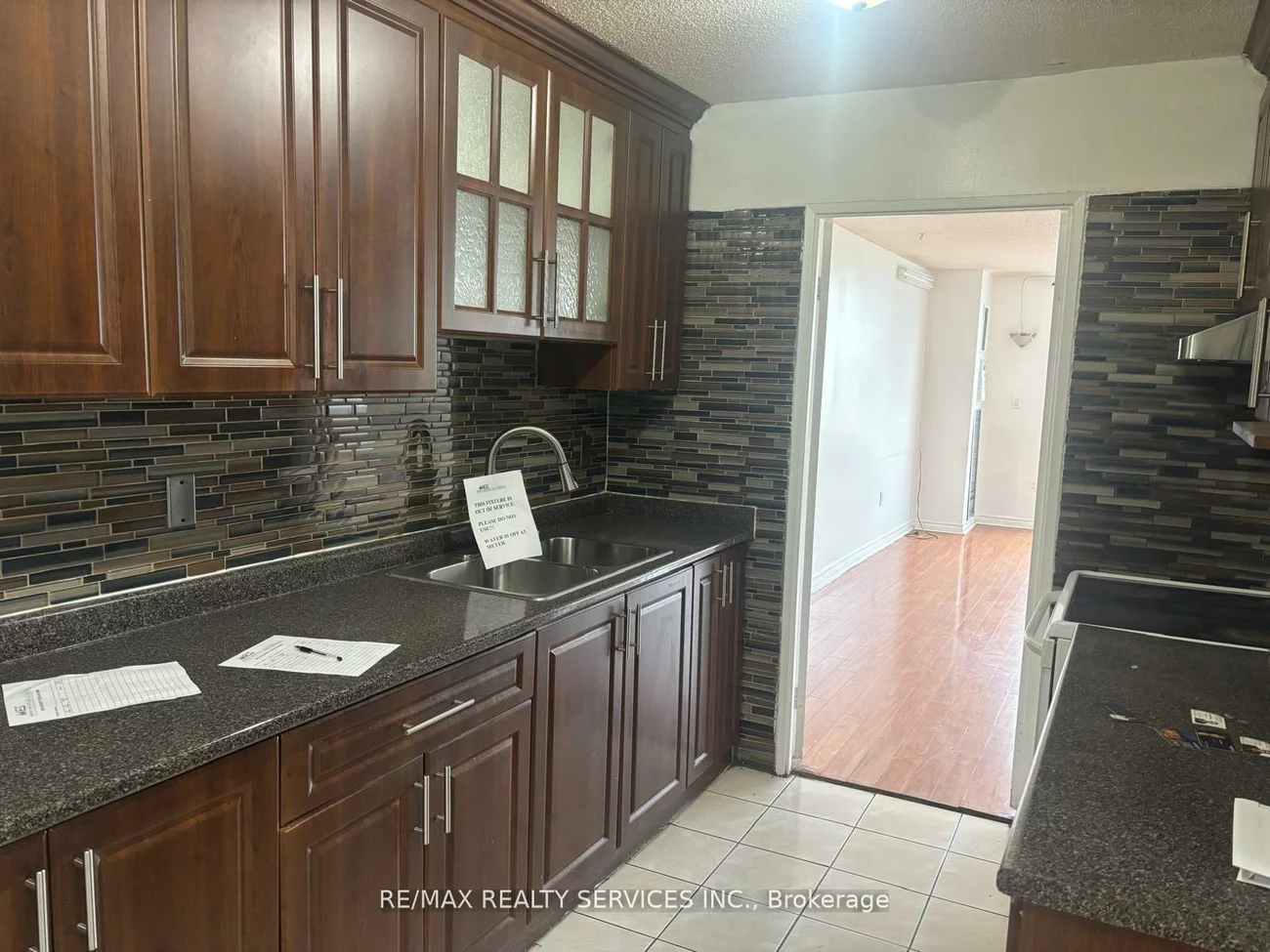 40, Panorama, Mount Olive-Silverstone-Jamestown, Toronto