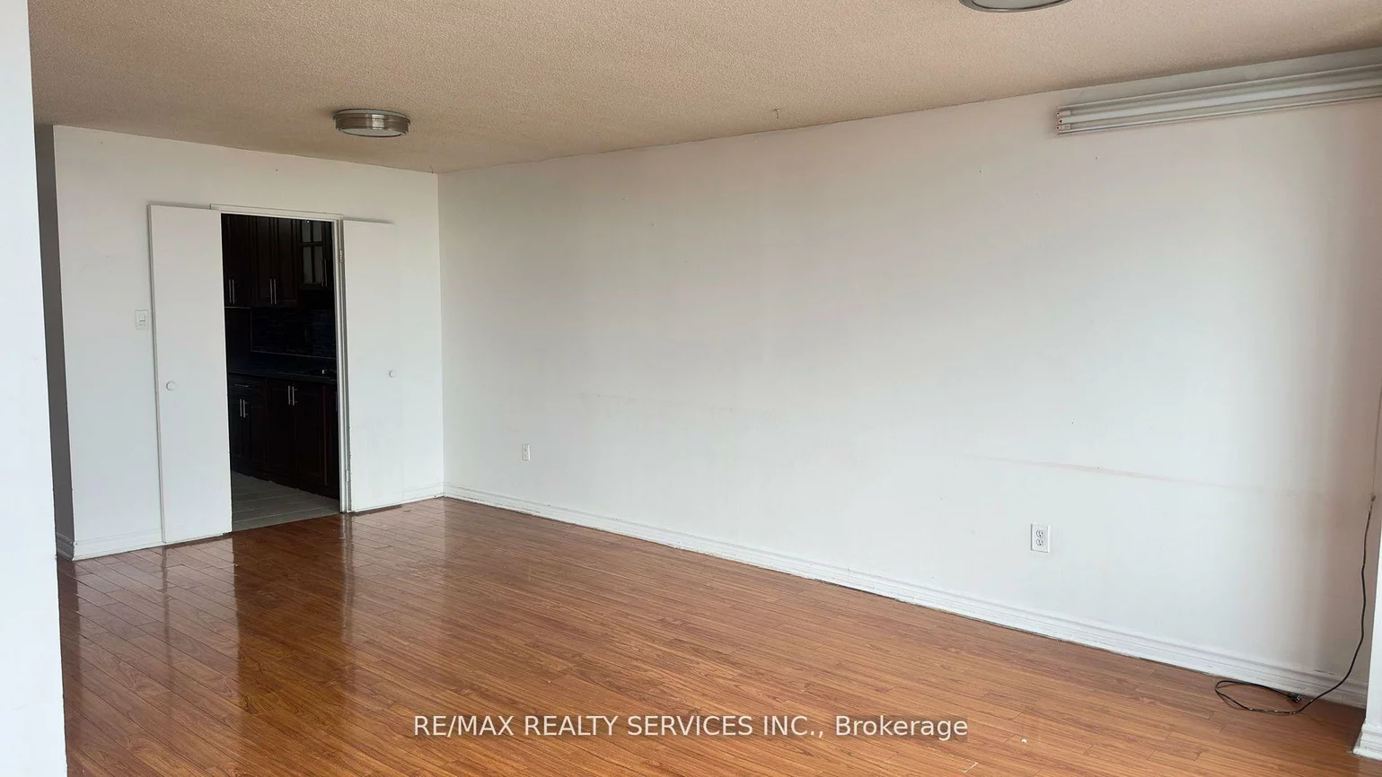 40, Panorama, Mount Olive-Silverstone-Jamestown, Toronto