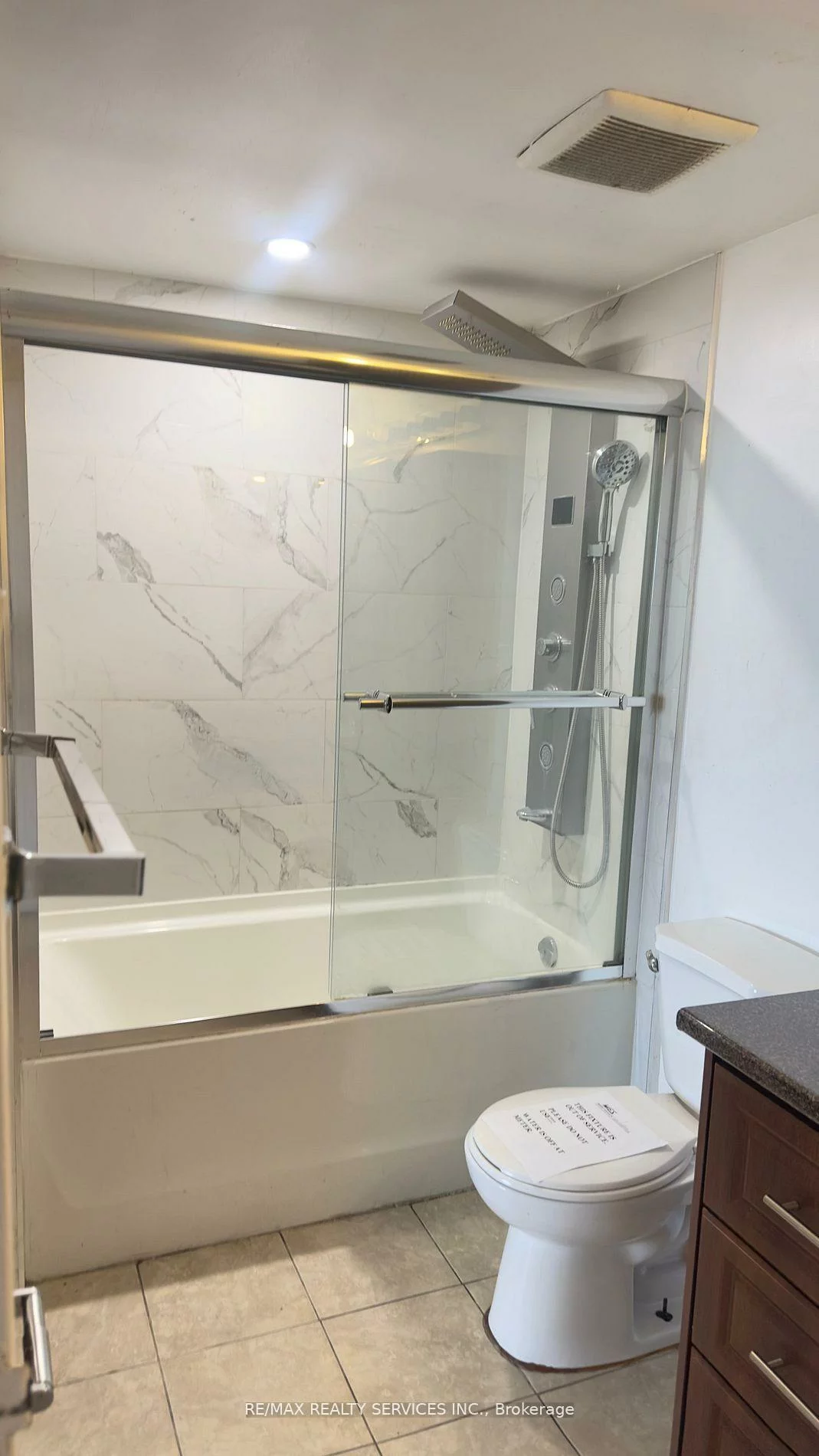 40, Panorama, Mount Olive-Silverstone-Jamestown, Toronto