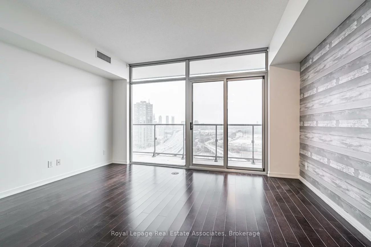 105, The Queensway, High Park-Swansea, Toronto