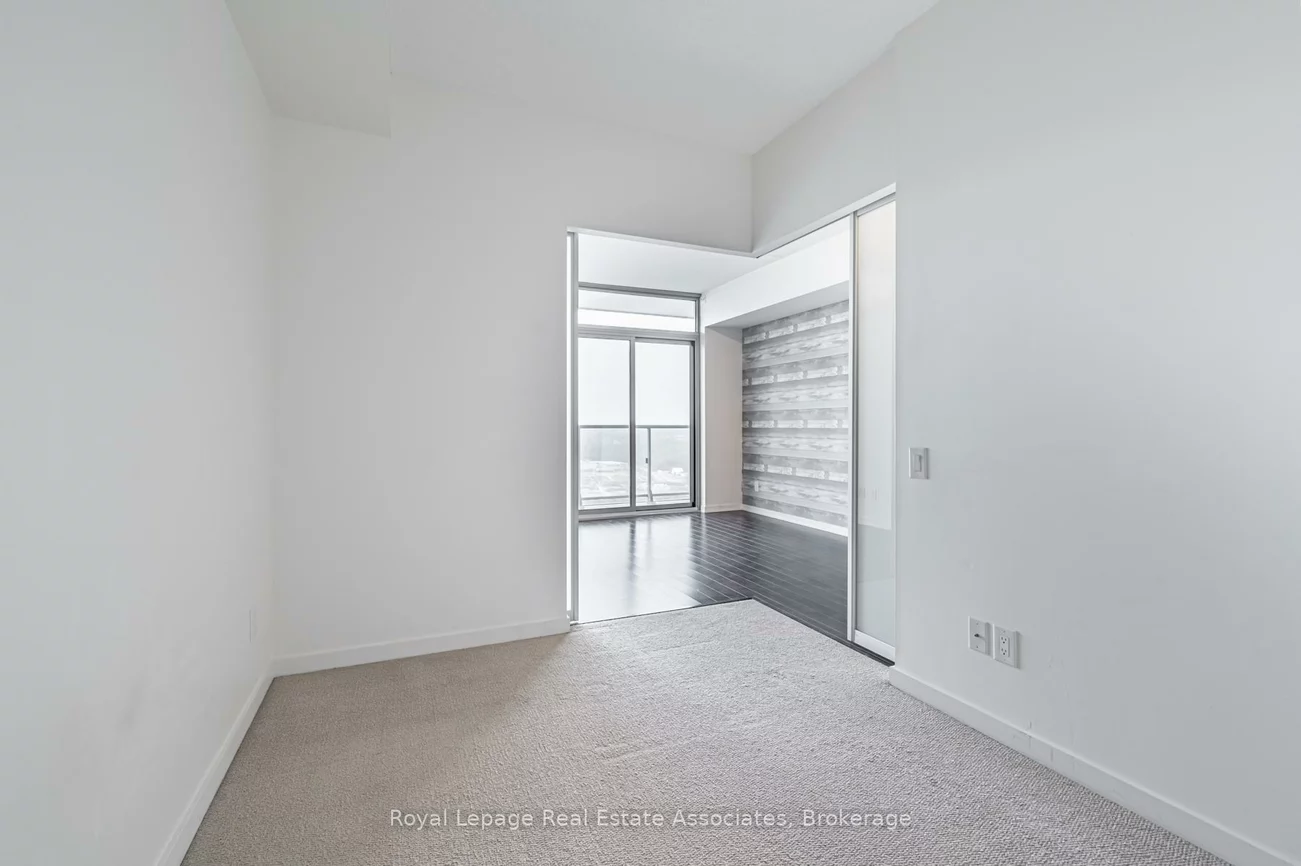 105, The Queensway, High Park-Swansea, Toronto