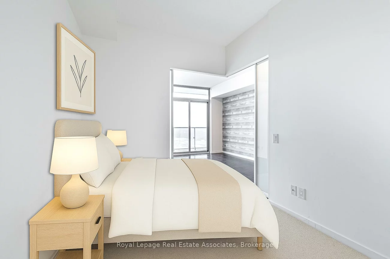 105, The Queensway, High Park-Swansea, Toronto