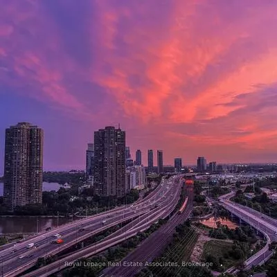 105, The Queensway, High Park-Swansea, Toronto