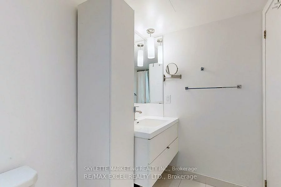 9, Valhalla Inn, Islington-City Centre West, Toronto