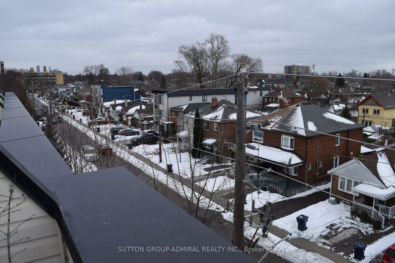 370, Hopewell, Briar Hill-Belgravia, Toronto