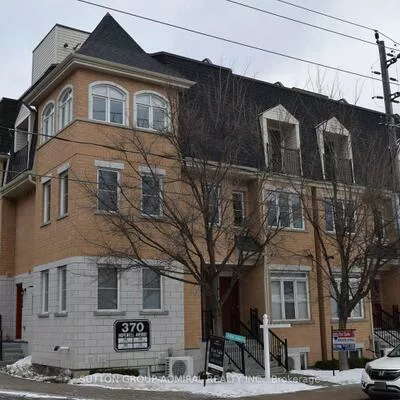 370, Hopewell, Briar Hill-Belgravia, Toronto