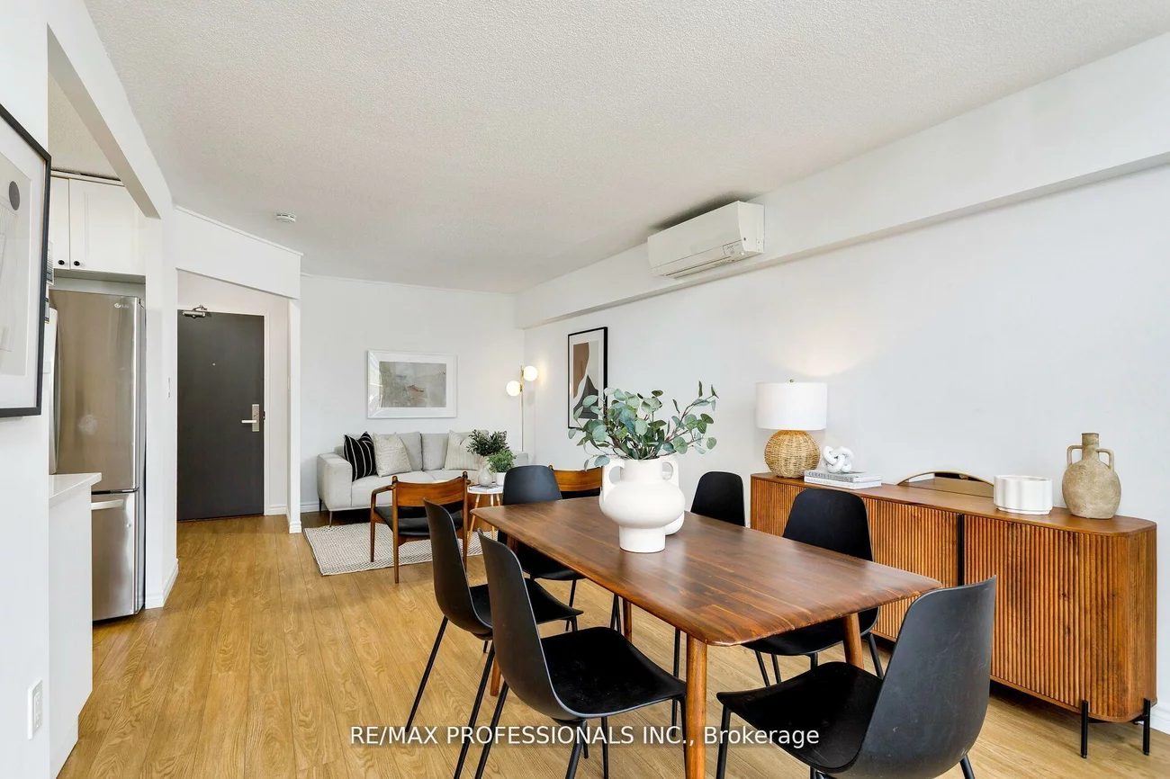 35, Ormskirk, High Park-Swansea, Toronto