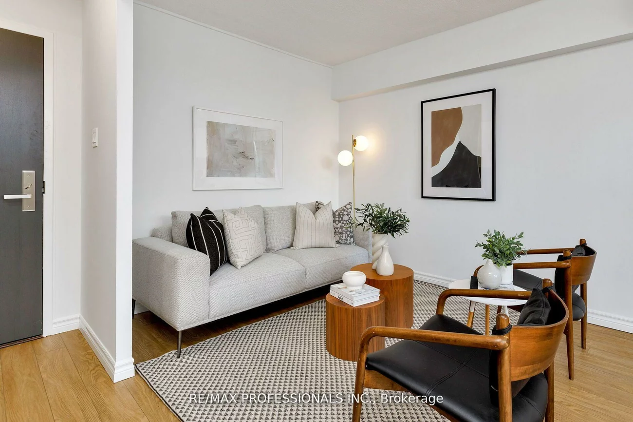 35, Ormskirk, High Park-Swansea, Toronto