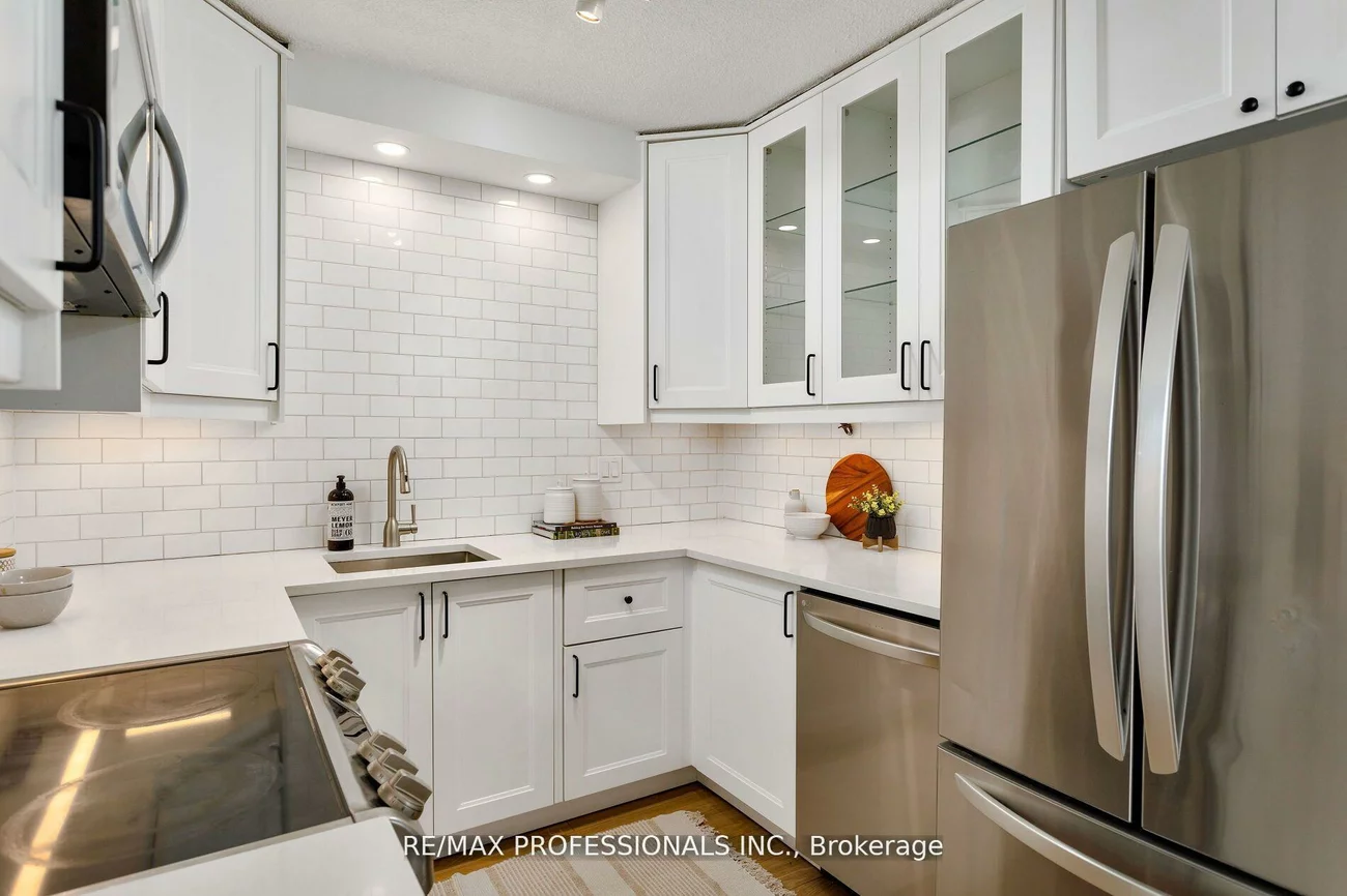 35, Ormskirk, High Park-Swansea, Toronto