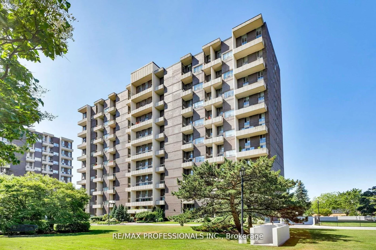 35, Ormskirk, High Park-Swansea, Toronto