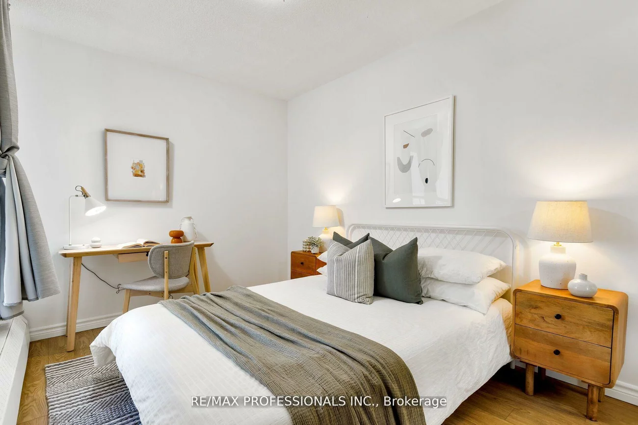 35, Ormskirk, High Park-Swansea, Toronto