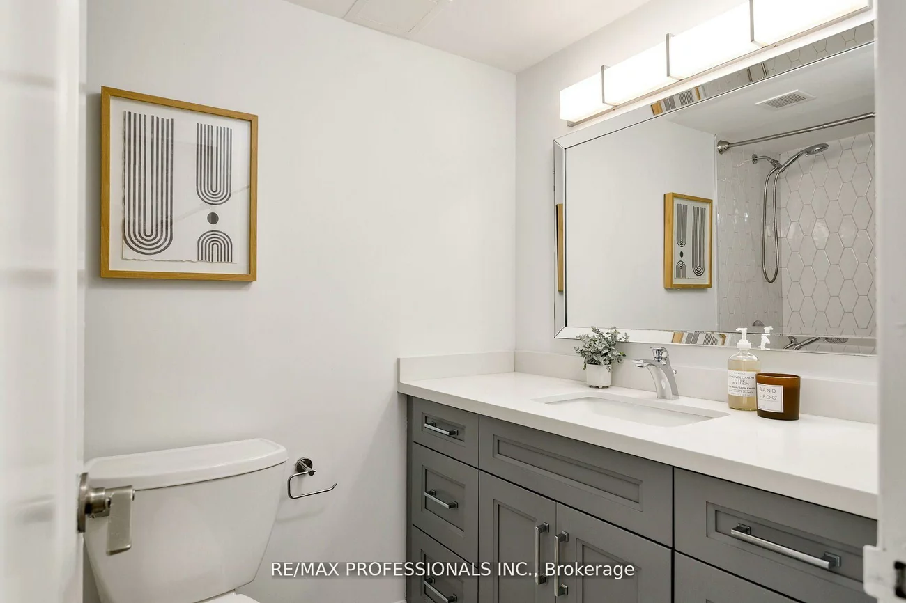 35, Ormskirk, High Park-Swansea, Toronto