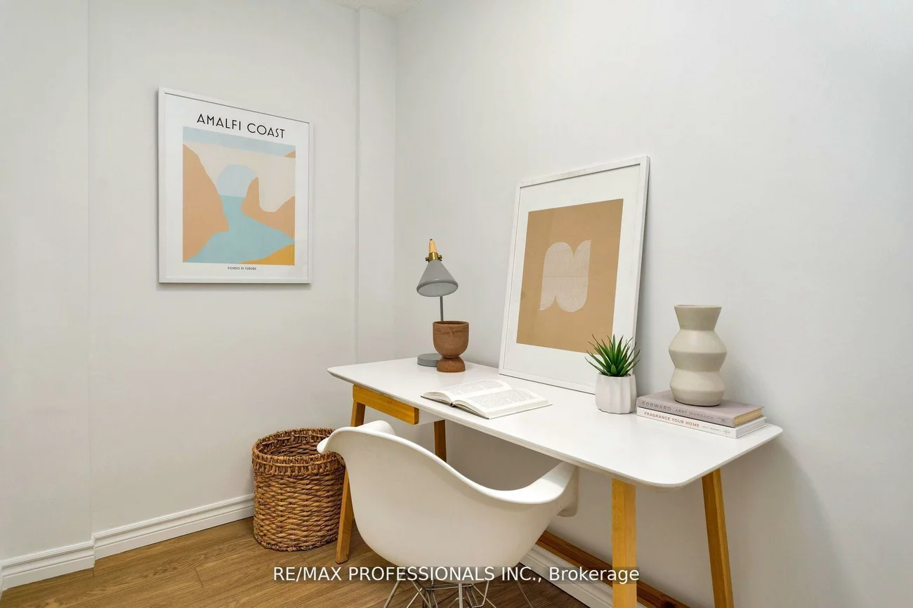 35, Ormskirk, High Park-Swansea, Toronto