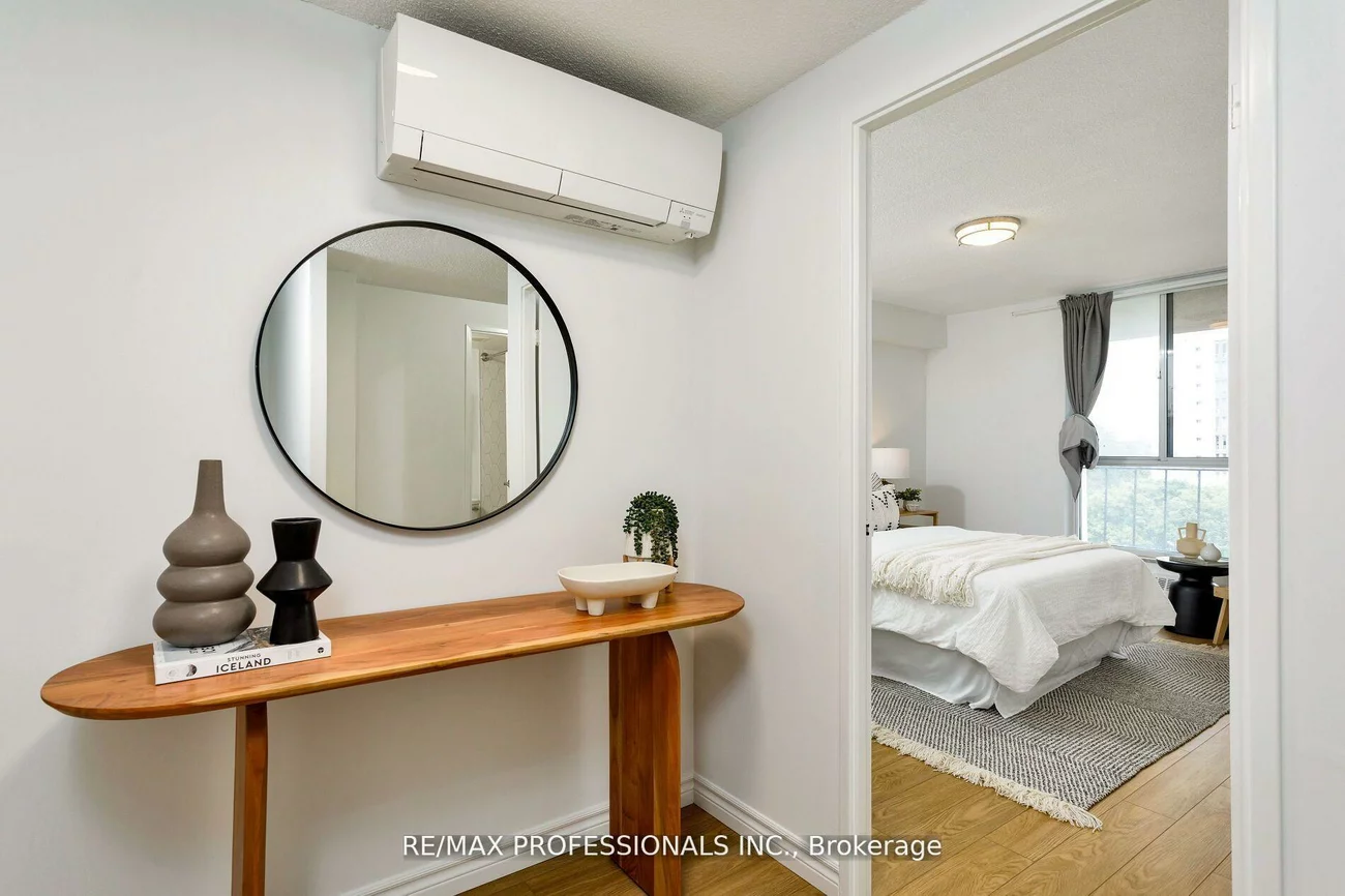 35, Ormskirk, High Park-Swansea, Toronto