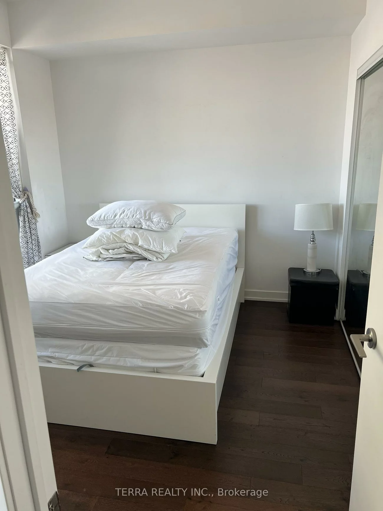 2212, Lakeshore, Mimico, Toronto