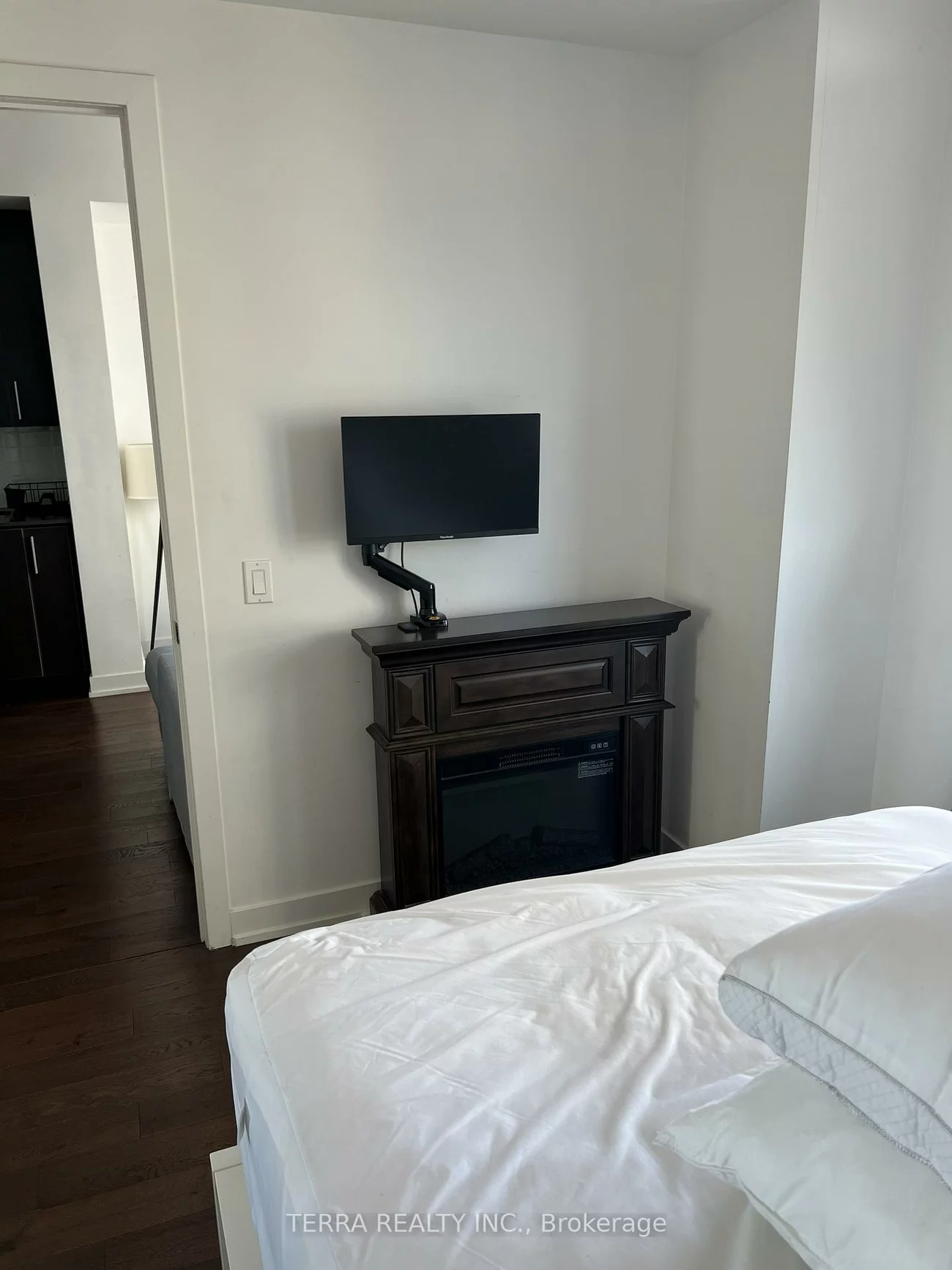 2212, Lakeshore, Mimico, Toronto