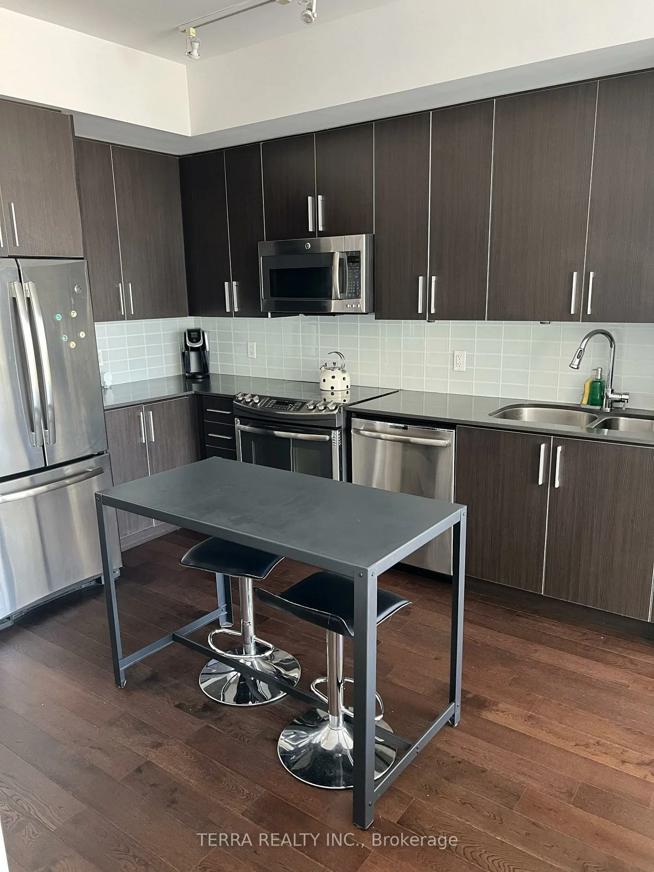 2212, Lakeshore, Mimico, Toronto