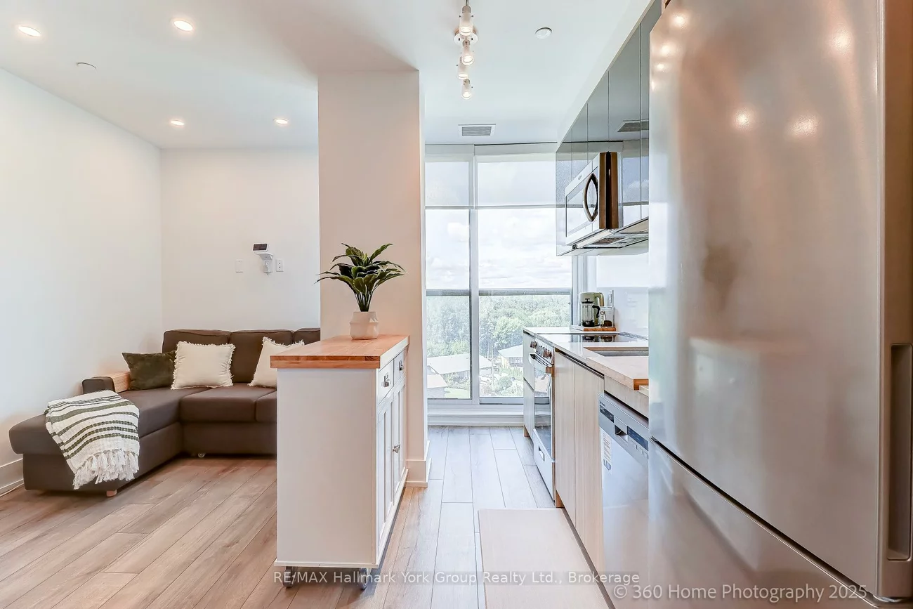 3100, Keele, Downsview-Roding-CFB, Toronto