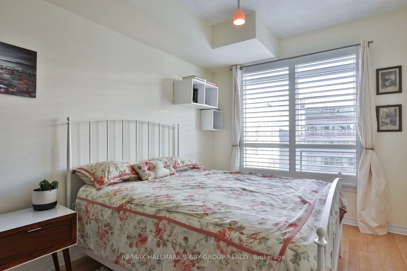 1135, Royal York, Edenbridge-Humber Valley, Toronto