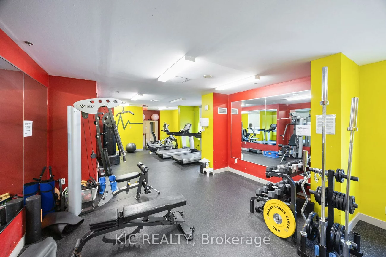 812, Lansdowne, Dovercourt-Wallace Emerson-Junction, Toronto