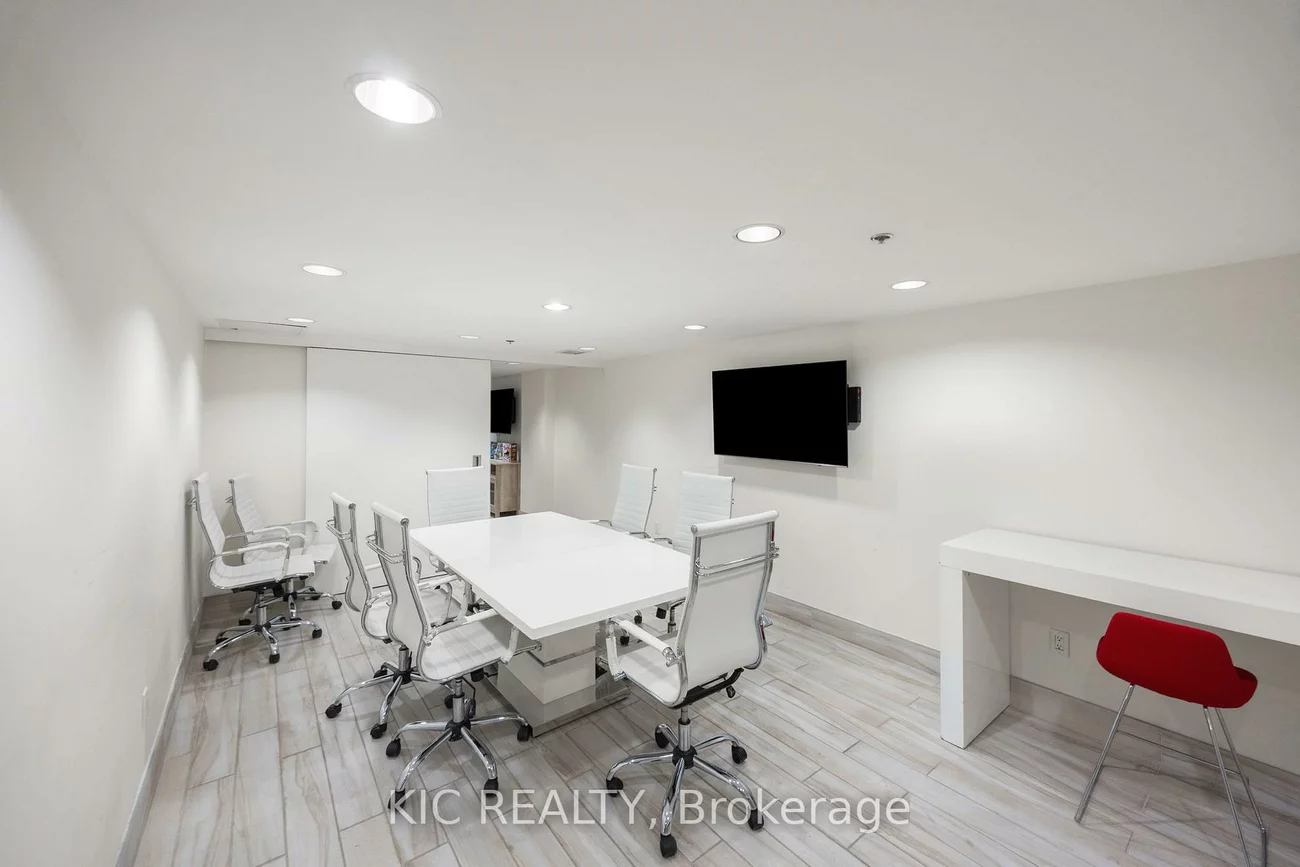 812, Lansdowne, Dovercourt-Wallace Emerson-Junction, Toronto