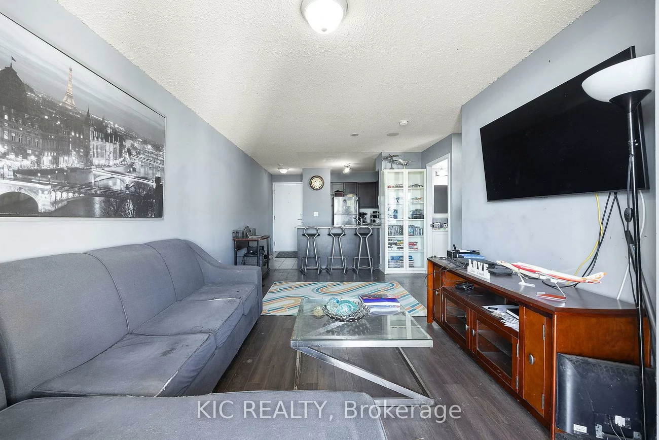 812, Lansdowne, Dovercourt-Wallace Emerson-Junction, Toronto