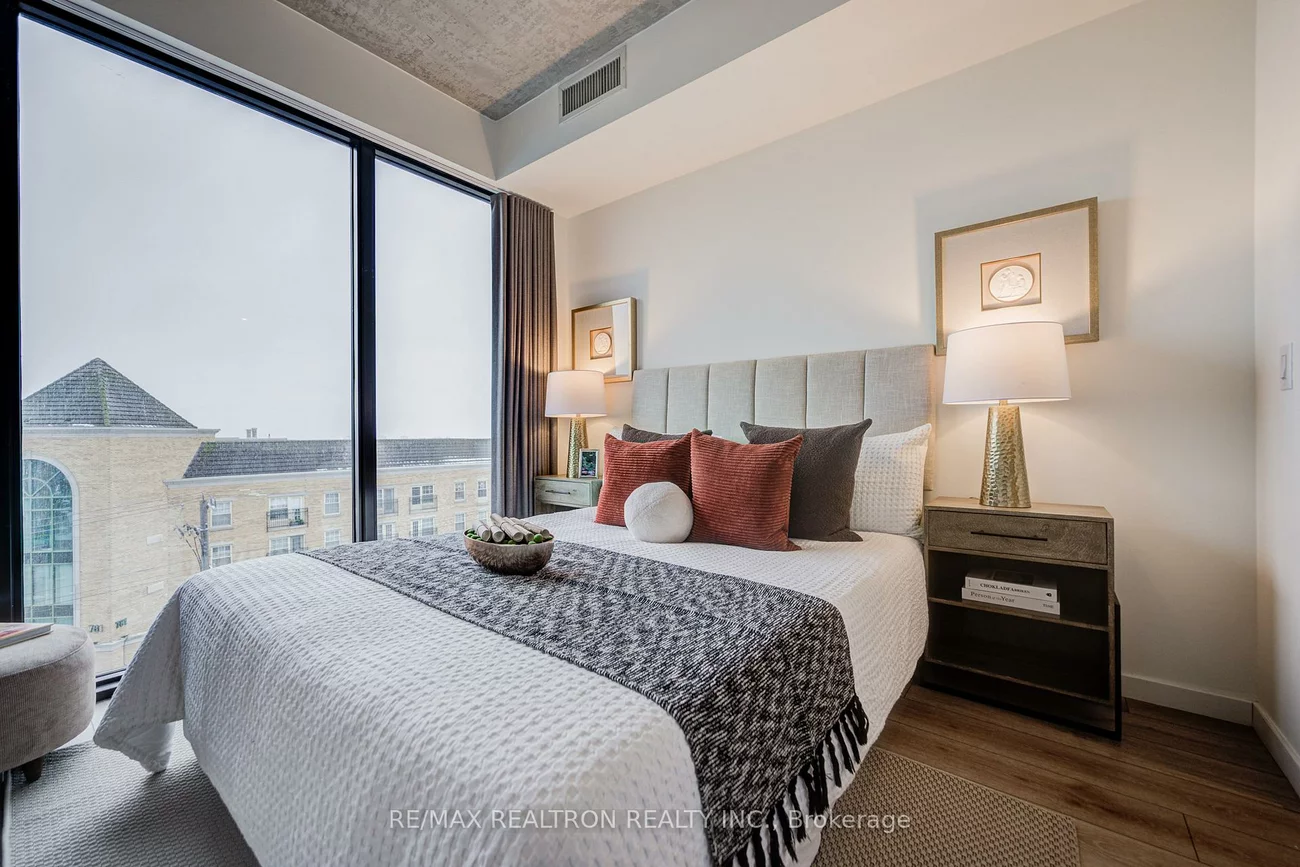 7, Smith, Stonegate-Queensway, Toronto